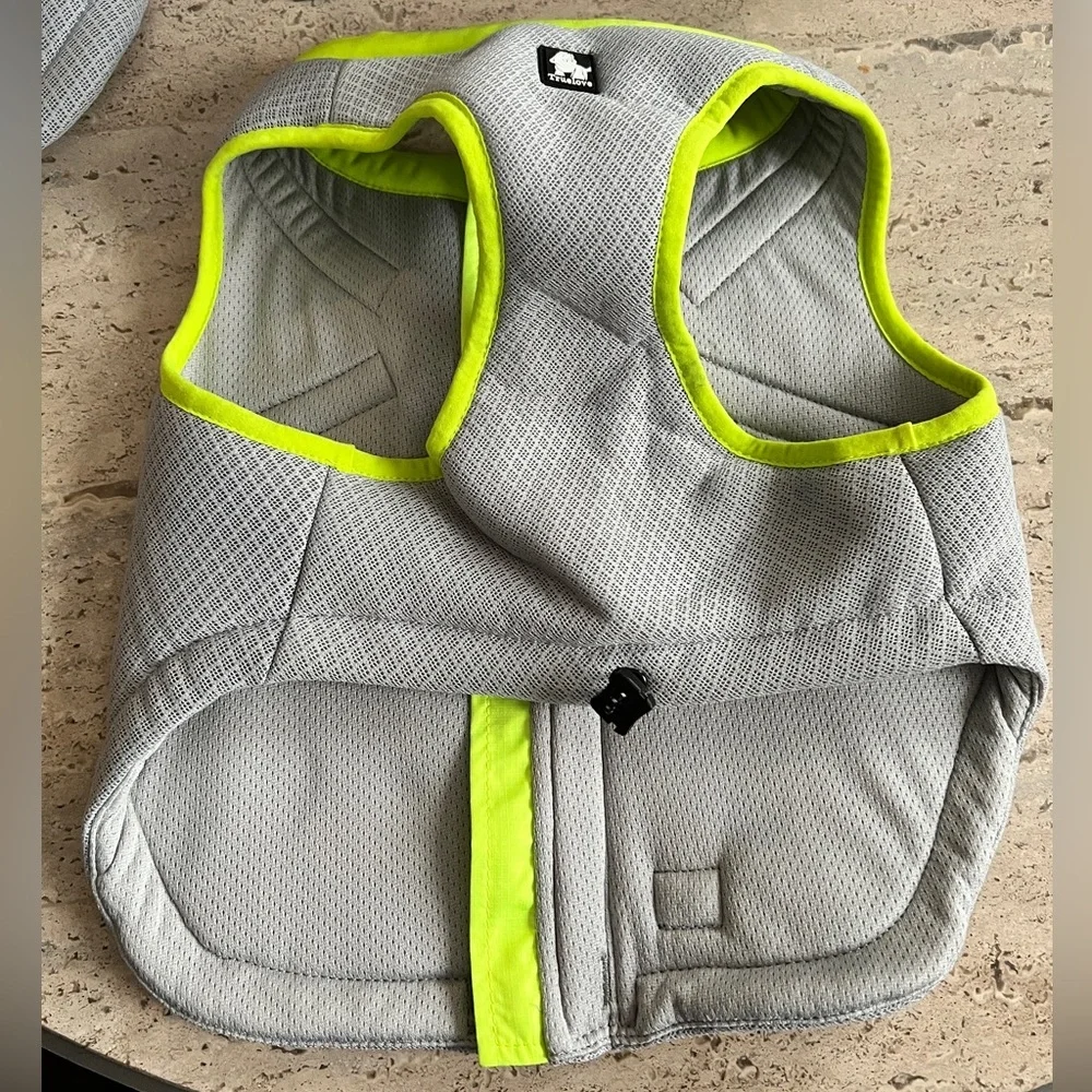 True Love Cooling Vest for Dogs, size M, NWOT